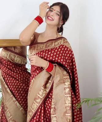 maroon silk blend banarasi saree with unstitched blouse piece 3