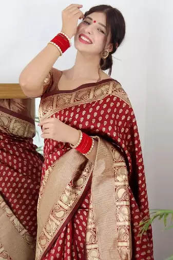 maroon silk blend banarasi saree with unstitched blouse piece