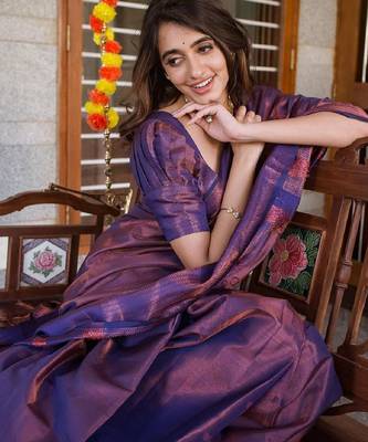 blue silk blend banarasi saree with unstitched blouse piece 3