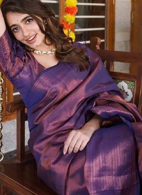 blue silk blend banarasi saree with unstitched blouse piece 4
