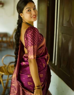 wine silk blend banarasi saree with unstitched blouse piece 4