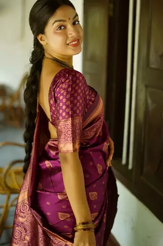 wine silk blend banarasi saree with unstitched blouse piece