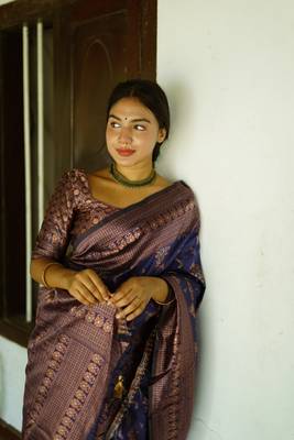 blue silk blend banarasi saree with unstitched blouse piece 4