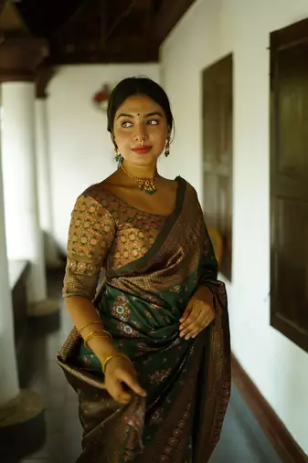 green soft art silk banarasi jacuard work designer party wear saree with unstitched blouse piece