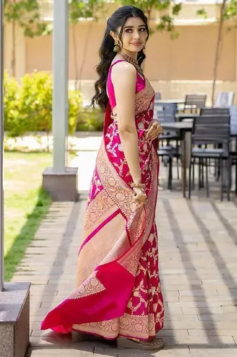  pink silk blend banarasi saree with unstitched blouse piece