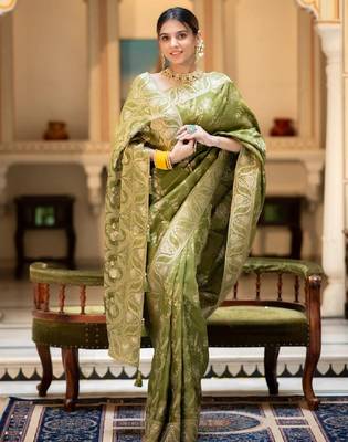 dark mehendi silk blend banarasi saree with unstitched blouse piece 3