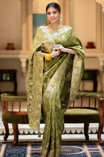 dark mehendi silk blend banarasi saree with unstitched blouse piece