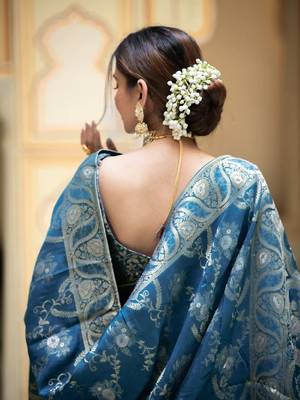 morpich silk blend banarasi saree with unstitched blouse piece 3
