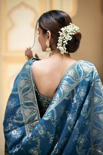 morpich silk blend banarasi saree with unstitched blouse piece