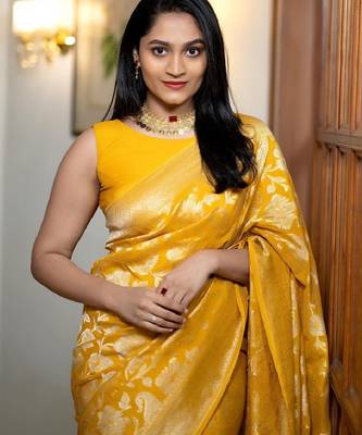 yellow silk blend banarasi saree with unstitched blouse piece 4