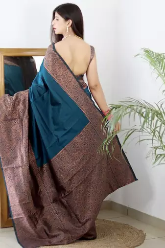 morpich silk blend banarasi saree with unstitched blouse piece