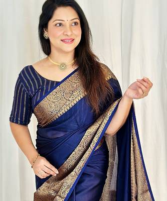 neavy blue silk blend banarasi saree with unstitched blouse piece 4