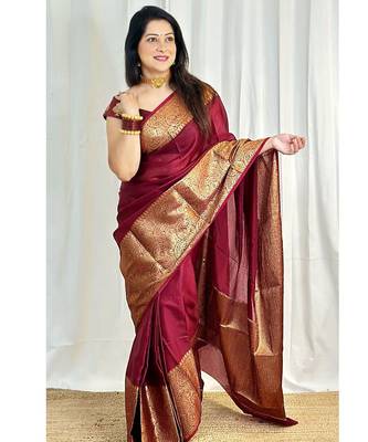 maroon silk blend banarasi saree with unstitched blouse piece 3