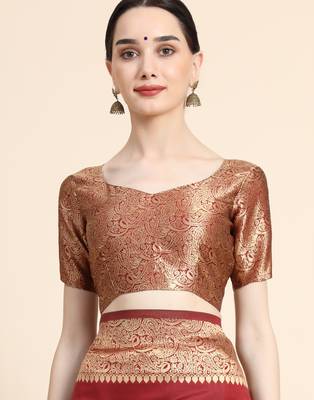 maroon silk blend banarasi saree with unstitched blouse piece 5