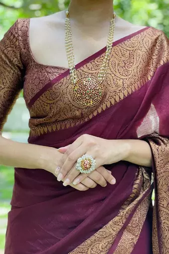 maroon silk blend banarasi saree with unstitched blouse piece