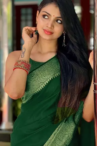 green silk blend banarasi saree with unstitched blouse piece