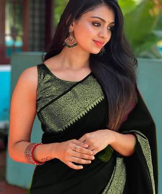 black silk blend banarasi saree with unstitched blouse piece 4