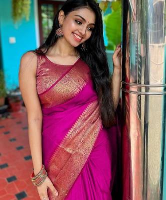 pink silk blend banarasi saree with unstitched blouse piece 3