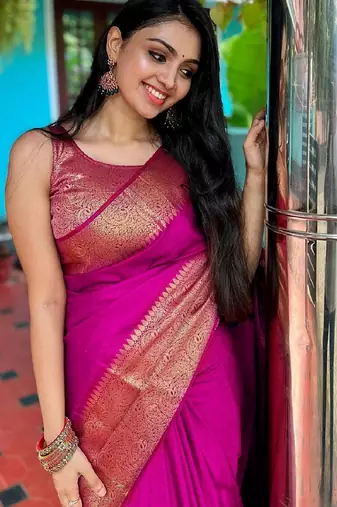 pink silk blend banarasi saree with unstitched blouse piece