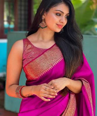 pink silk blend banarasi saree with unstitched blouse piece 4