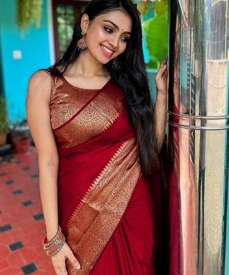 red silk blend banarasi saree with unstitched blouse piece 3