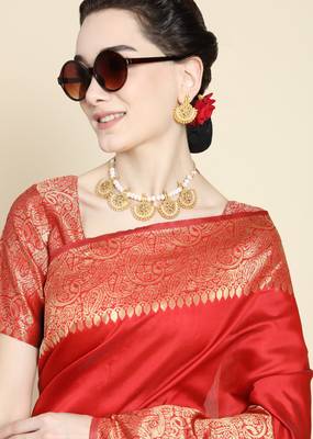 red silk blend banarasi saree with unstitched blouse piece 3