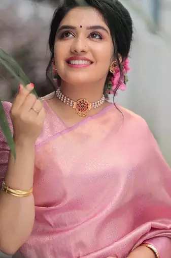 pink silk blend banarasi saree with unstitched blouse piece