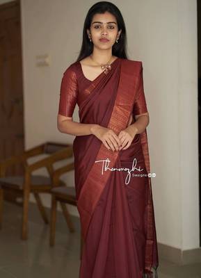 maroon silk blend banarasi saree with unstitched blouse piece 2