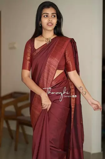 maroon silk blend banarasi saree with unstitched blouse piece