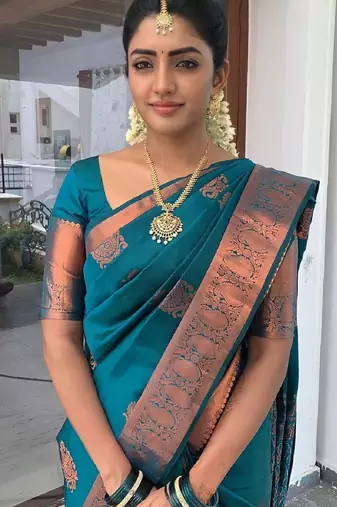 rama silk blend banarasi saree with unstitched blouse piece