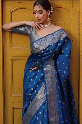 rama silk blend banarasi saree with unstitched blouse piece