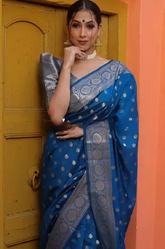 rama silk blend banarasi saree with unstitched blouse piece