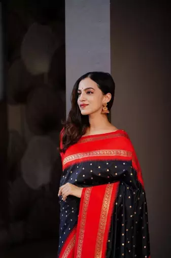 black red silk blend banarasi saree with unstitched blouse piece