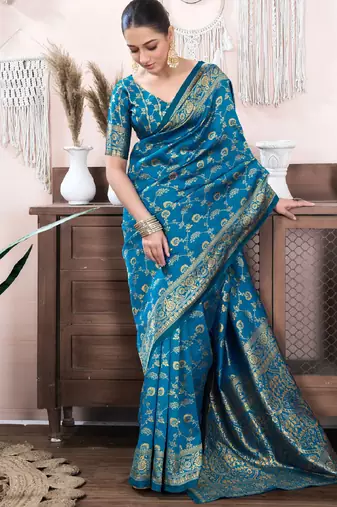 rama silk blend banarasi saree with unstitched blouse piece