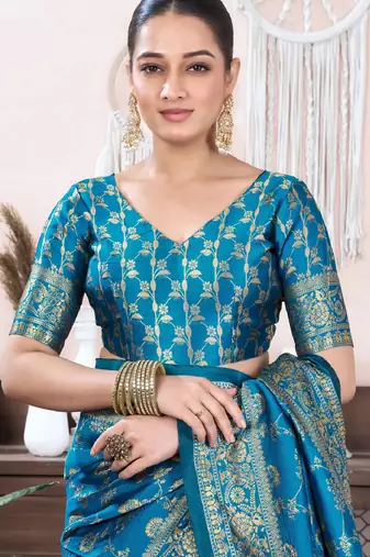 rama silk blend banarasi saree with unstitched blouse piece