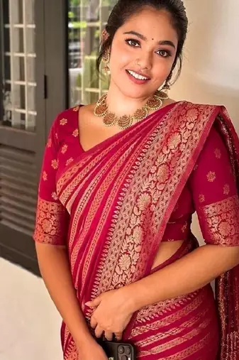 pink silk blend banarasi saree with unstitched blouse piece