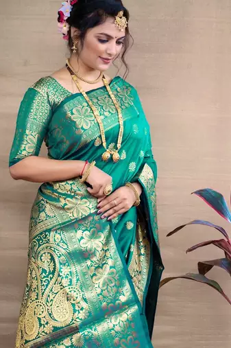 rama silk blend banarasi saree with unstitched blouse piece