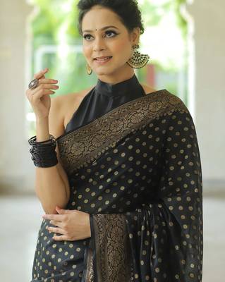 black silk blend banarasi saree with unstitched blouse piece 5