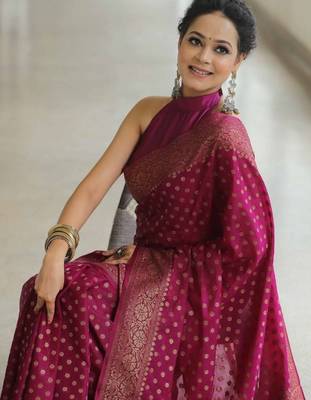 wine silk blend banarasi saree with unstitched blouse piece 4