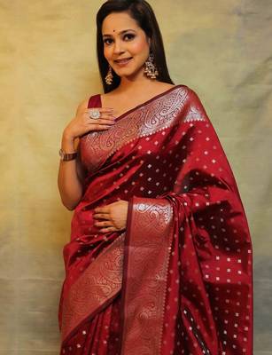 maroon silk blend banarasi saree with unstitched blouse piece 4
