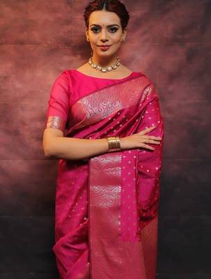  pink silk blend banarasi saree with unstitched blouse piece 4
