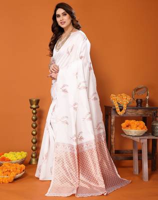 white silk blend banarasi saree with unstitched blouse piece 4