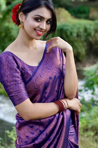 purple silk blend banarasi saree with unstitched blouse piece