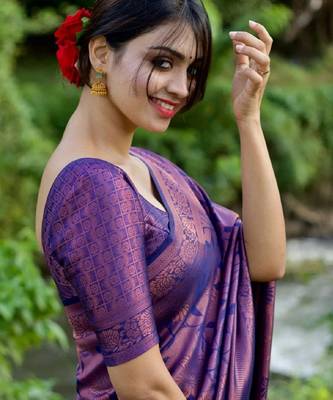 purple silk blend banarasi saree with unstitched blouse piece 5
