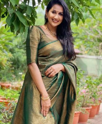 green silk blend banarasi saree with unstitched blouse piece 3