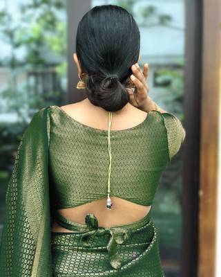 green silk blend banarasi saree with unstitched blouse piece 4