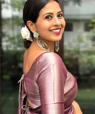 maroon silver silk blend banarasi saree with unstitched blouse piece 3