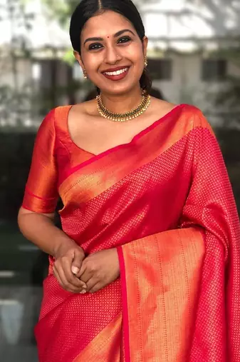 red silk blend banarasi saree with unstitched blouse piece