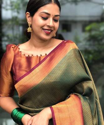 green maroon silk blend banarasi saree with unstitched blouse piece 3