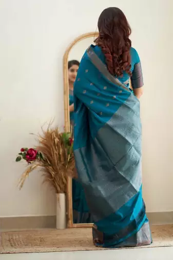 morpich silk blend banarasi saree with unstitched blouse piece